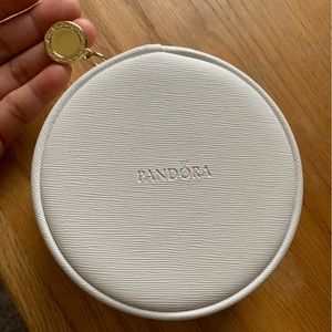 NWOT Limited Edition Retired Pandora Leather Round Jewelry Organizer Travel Box